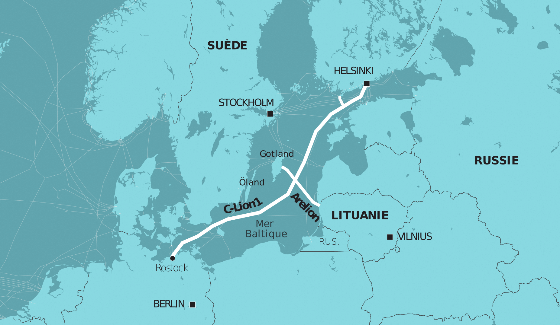 Carte de la mer Baltique et des pays la bordant montrant l'emplacement des câbles sous-marins dans la zone, dont les câbles "C-Lion1" et "Arelion" / AFP / Thierno TOURE