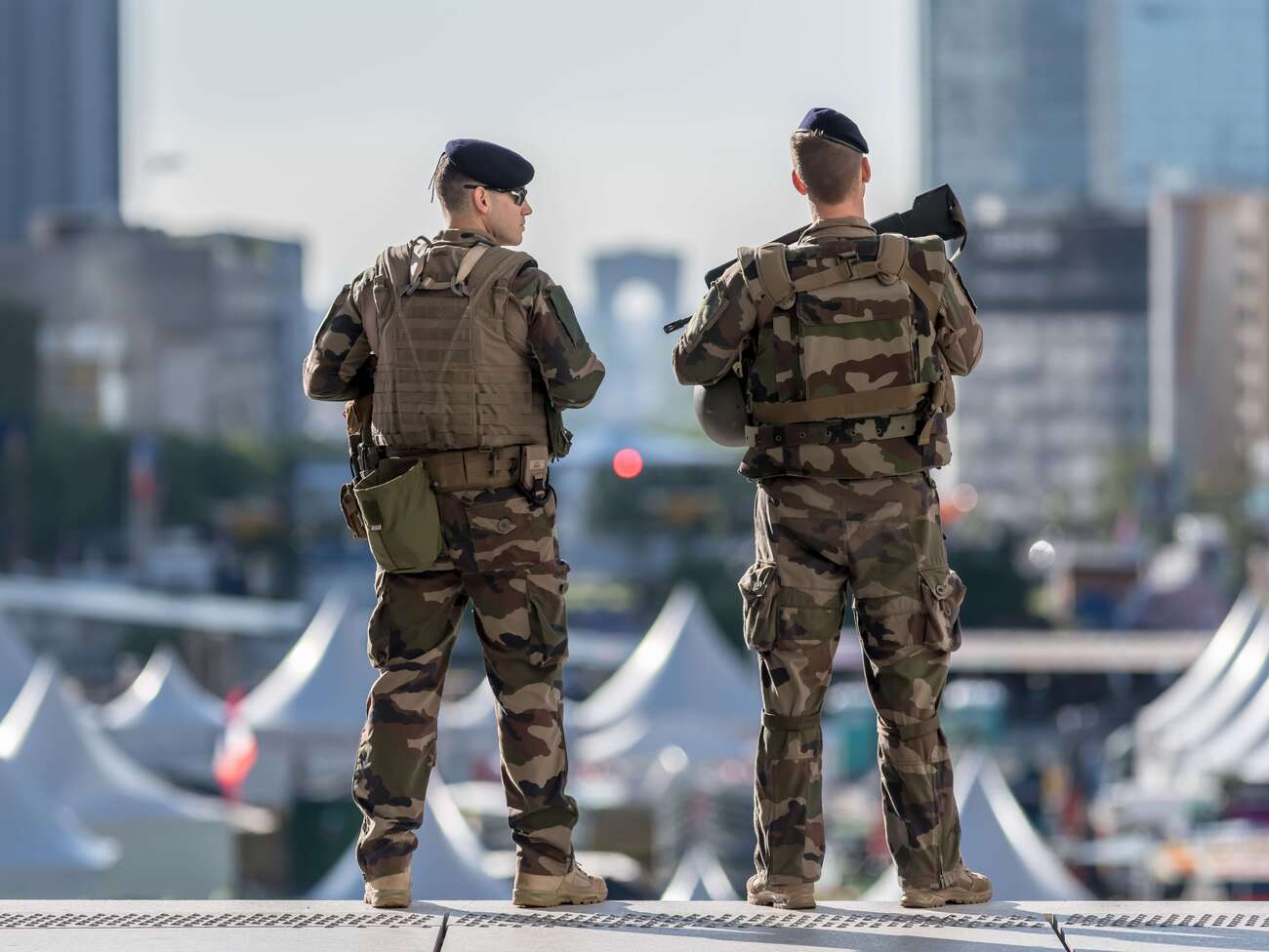 Soldats de l'armee de Terre dans le quartier de La Defense dans le cadre de l'Operation Sentinelle. //SIPA_00815137_000002